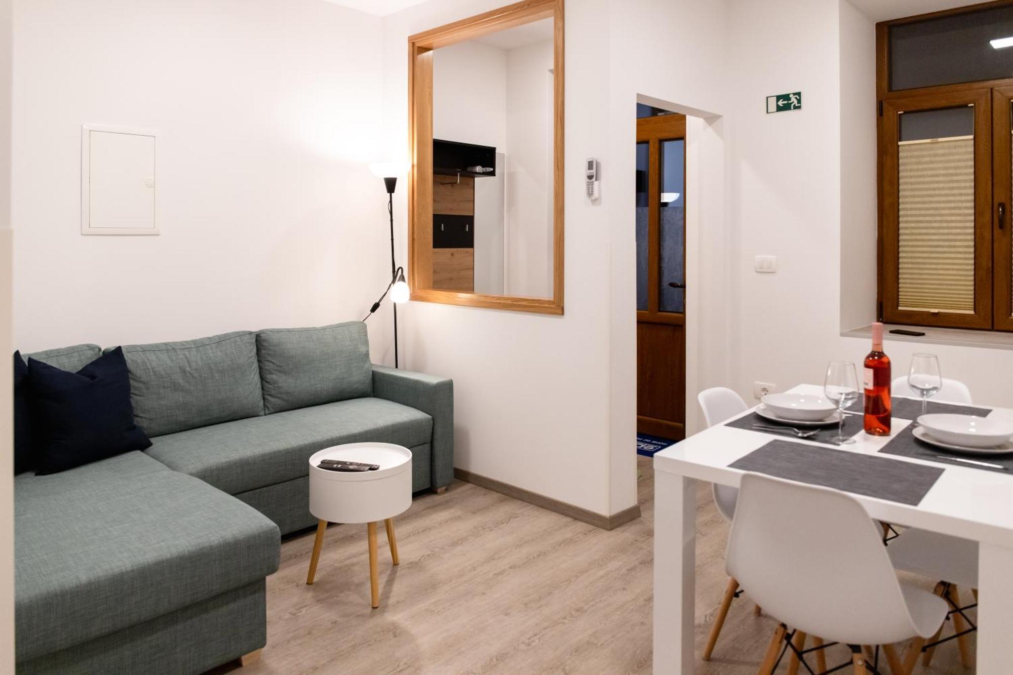 Oliver Street Apartment Vipava Buitenkant foto