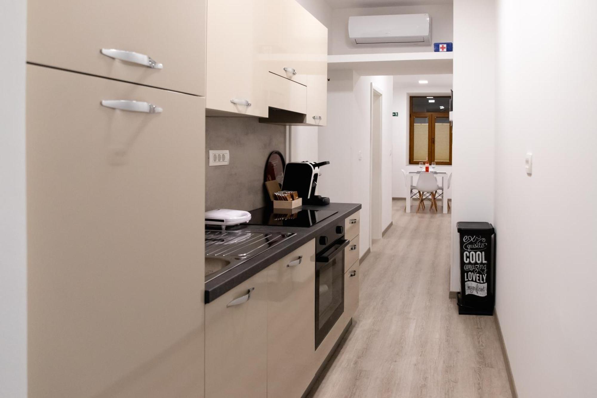Oliver Street Apartment Vipava Buitenkant foto