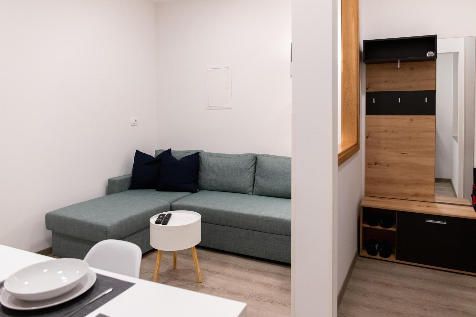 Oliver Street Apartment Vipava Buitenkant foto
