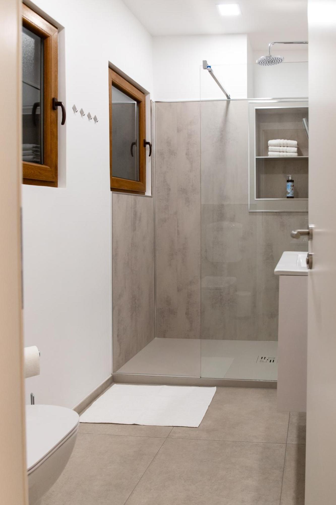 Oliver Street Apartment Vipava Buitenkant foto
