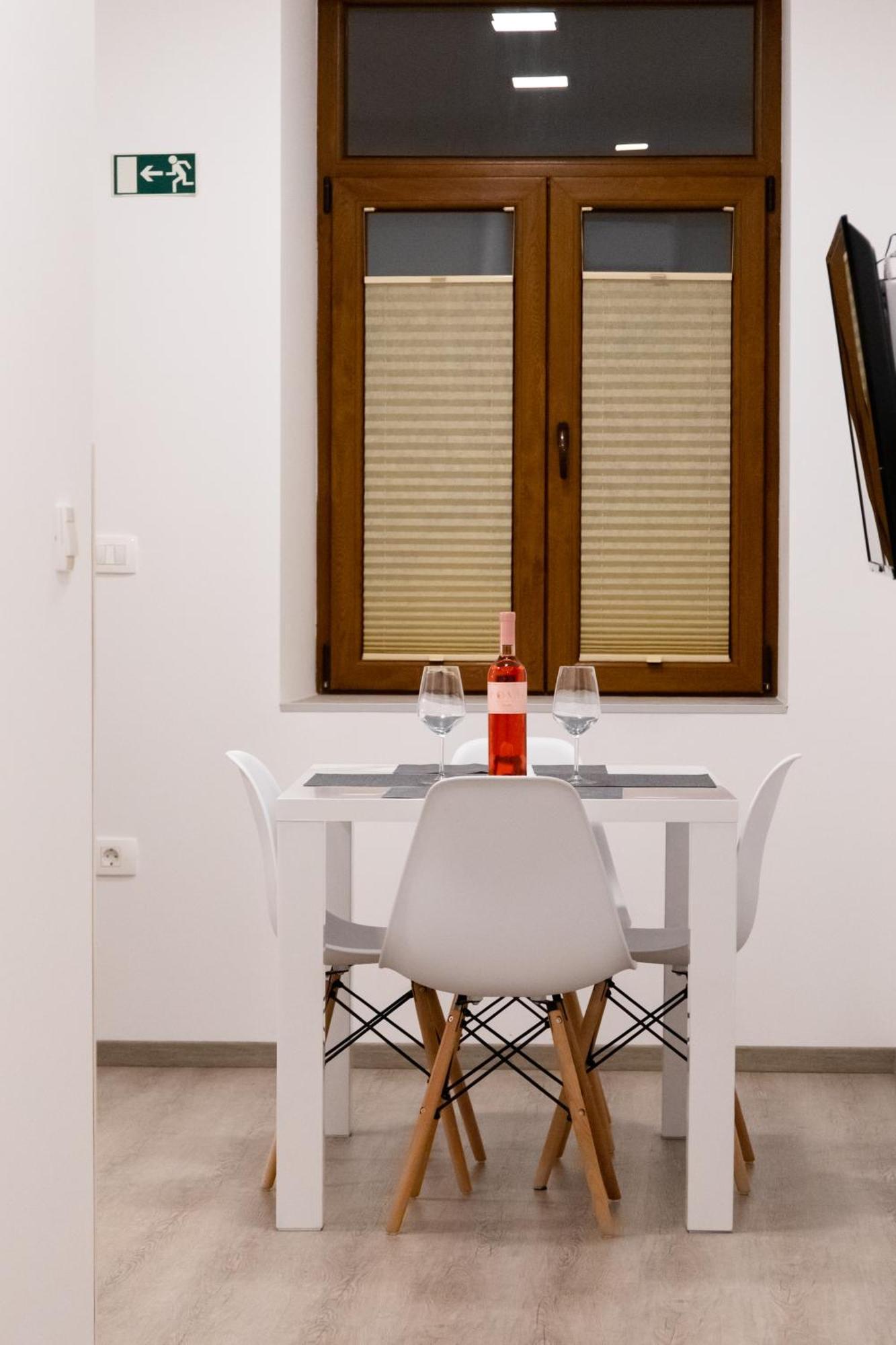 Oliver Street Apartment Vipava Buitenkant foto
